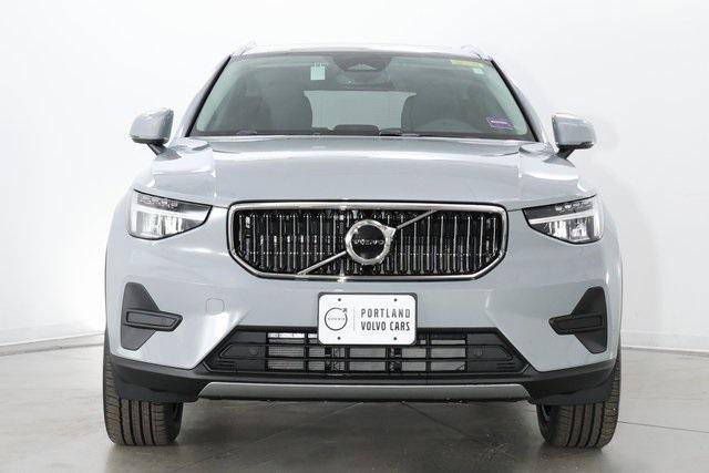 new 2025 Volvo XC40 car, priced at $44,015