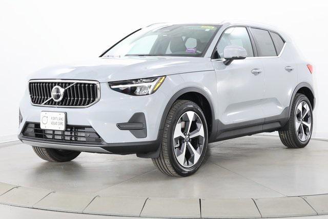 new 2025 Volvo XC40 car, priced at $44,015