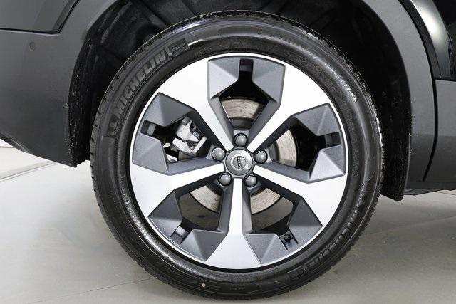 new 2025 Volvo XC40 car, priced at $47,335