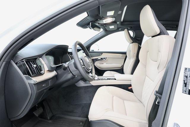 new 2025 Volvo XC90 car, priced at $69,155