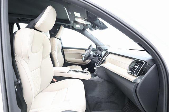 new 2025 Volvo XC90 car, priced at $69,155