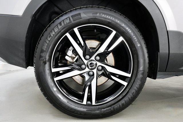 used 2025 Volvo XC40 car, priced at $38,990