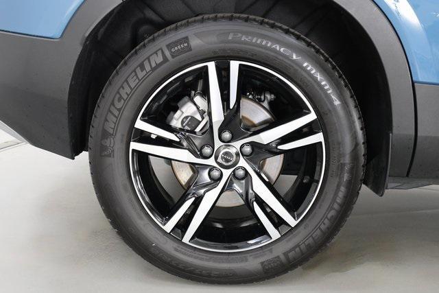 used 2025 Volvo XC40 car, priced at $33,990