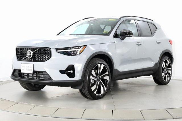 new 2025 Volvo XC40 car, priced at $50,235