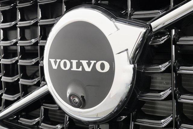 new 2025 Volvo XC40 car, priced at $50,235
