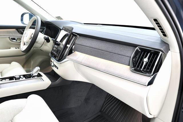 new 2025 Volvo XC90 car, priced at $72,495