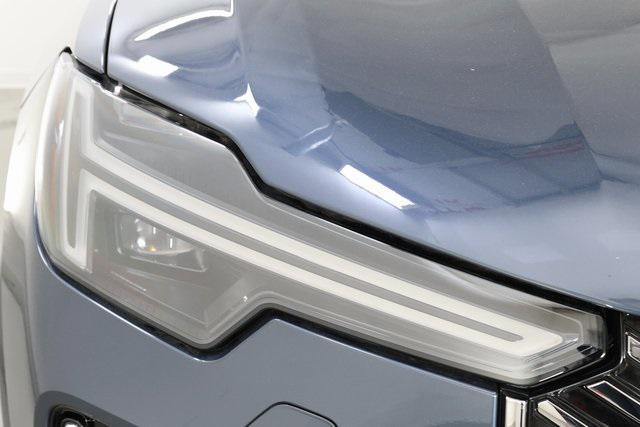 new 2025 Volvo XC90 car, priced at $72,495