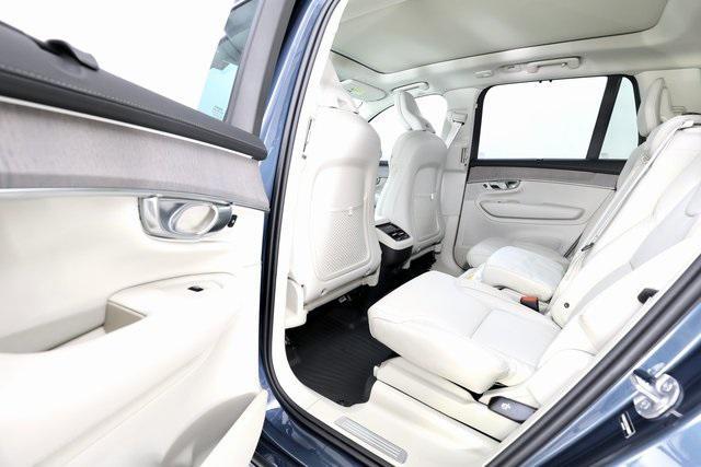 new 2025 Volvo XC90 car, priced at $72,495