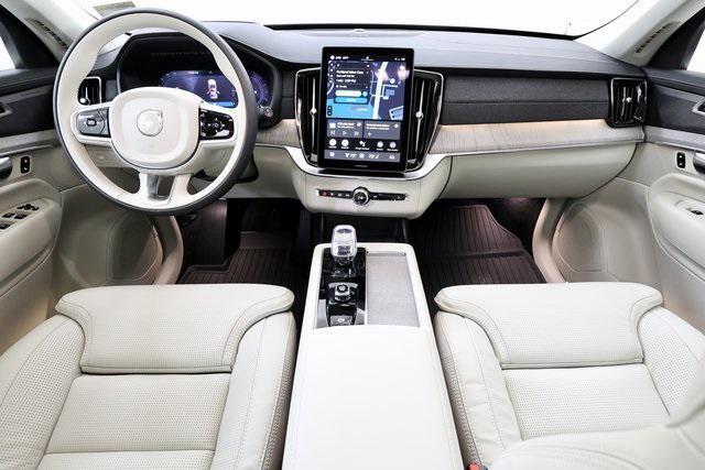 new 2025 Volvo XC90 car, priced at $72,495