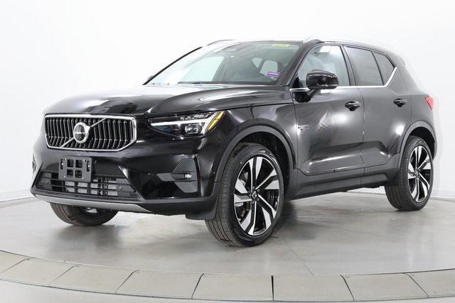 new 2025 Volvo XC40 car, priced at $50,040