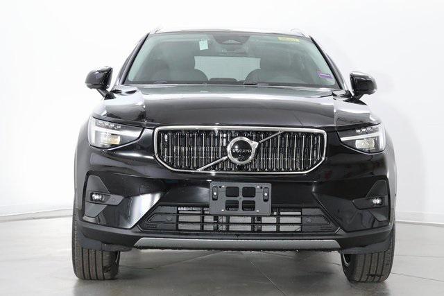 new 2025 Volvo XC40 car, priced at $50,040