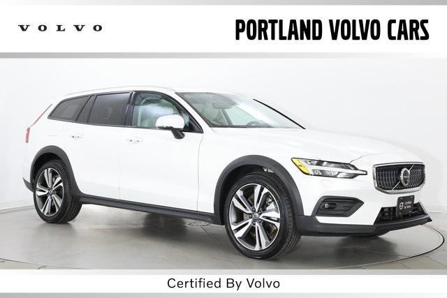 used 2024 Volvo V60 Cross Country car, priced at $40,990