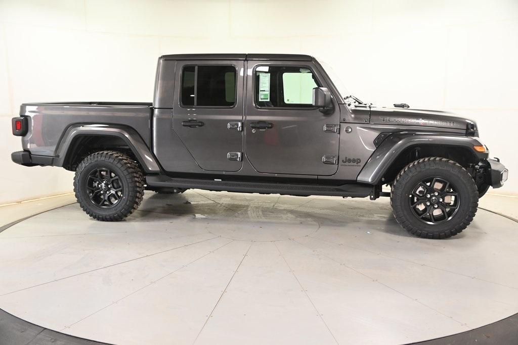 new 2025 Jeep Gladiator car, priced at $44,584