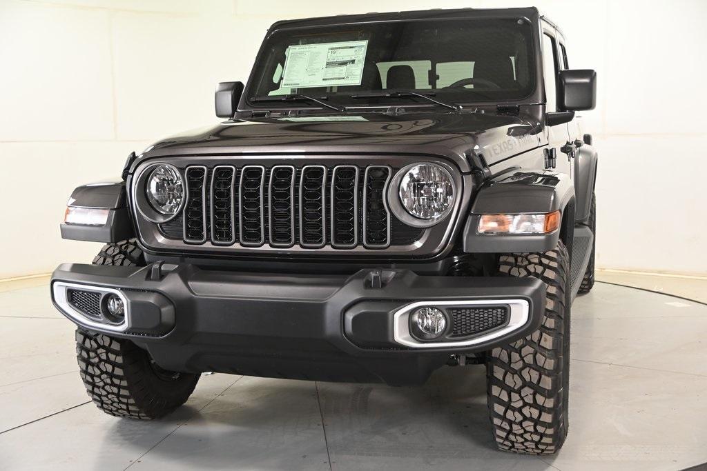 new 2025 Jeep Gladiator car, priced at $44,584