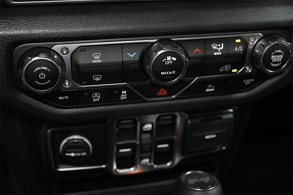 new 2025 Jeep Wrangler car, priced at $38,680