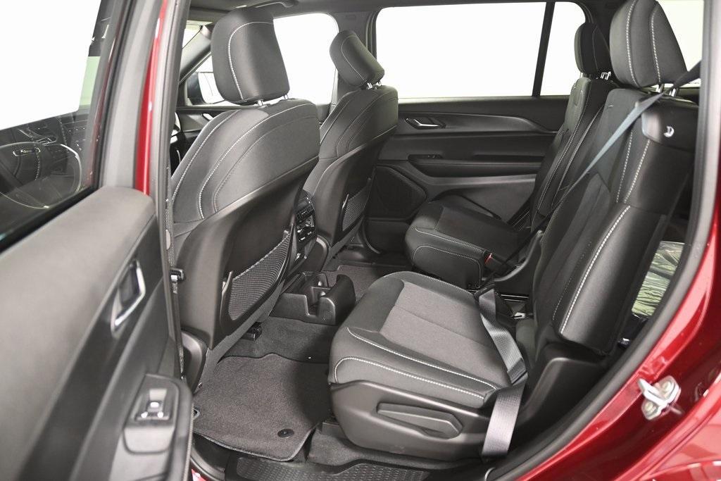 new 2025 Jeep Grand Cherokee L car, priced at $39,290