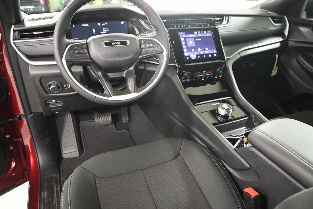 new 2025 Jeep Grand Cherokee L car, priced at $39,290