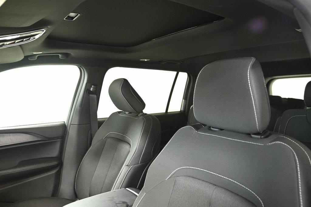 new 2025 Jeep Grand Cherokee L car, priced at $39,290