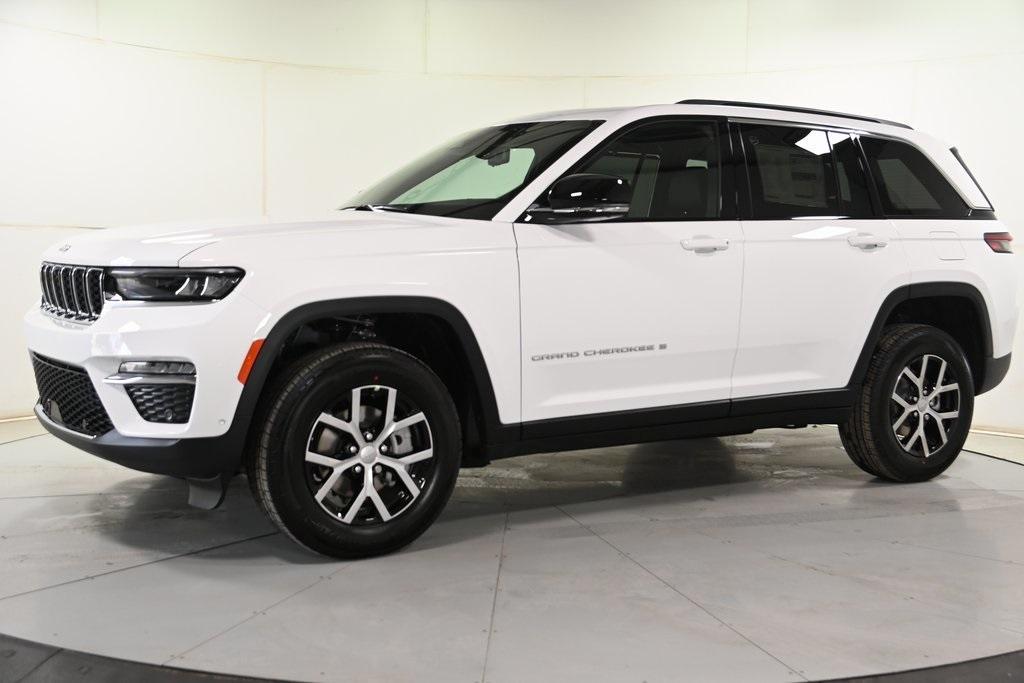 new 2025 Jeep Grand Cherokee car, priced at $49,396