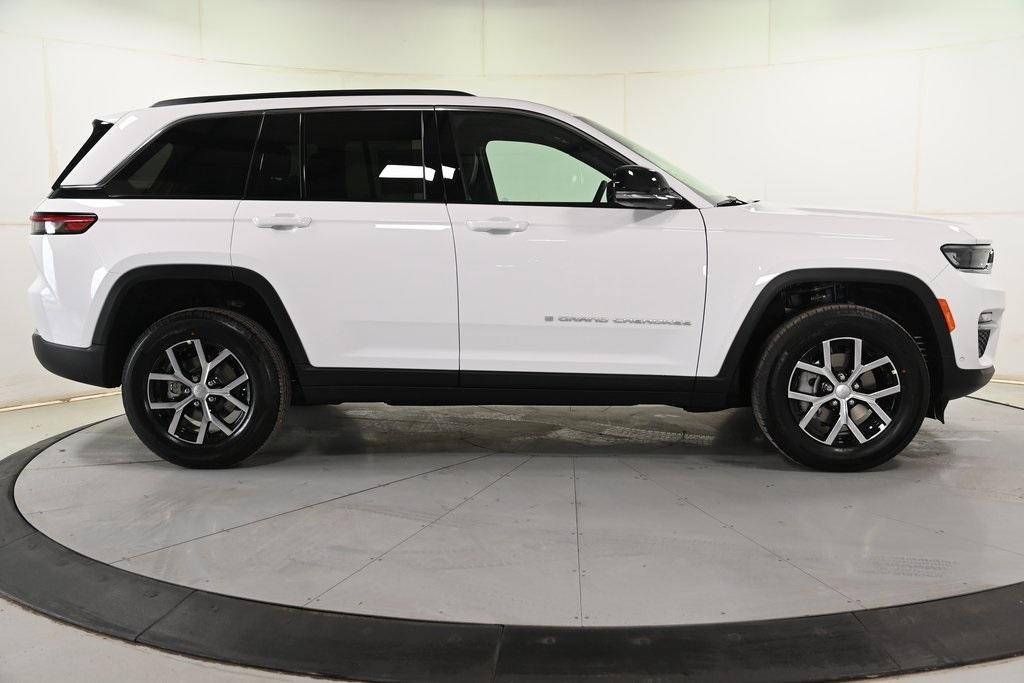 new 2025 Jeep Grand Cherokee car, priced at $49,396