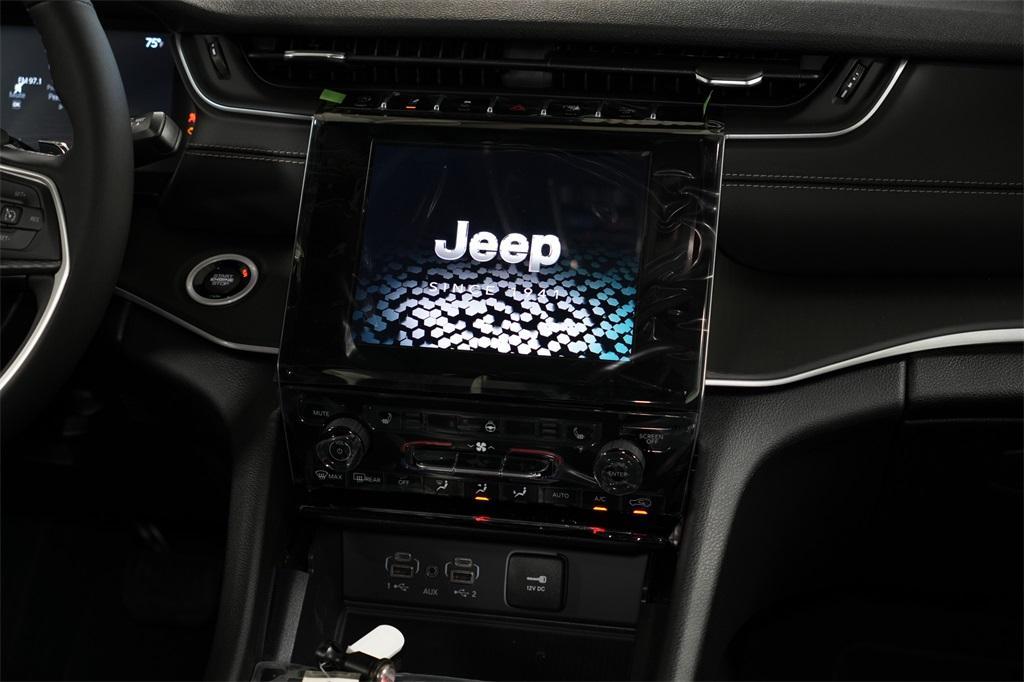new 2025 Jeep Grand Cherokee car
