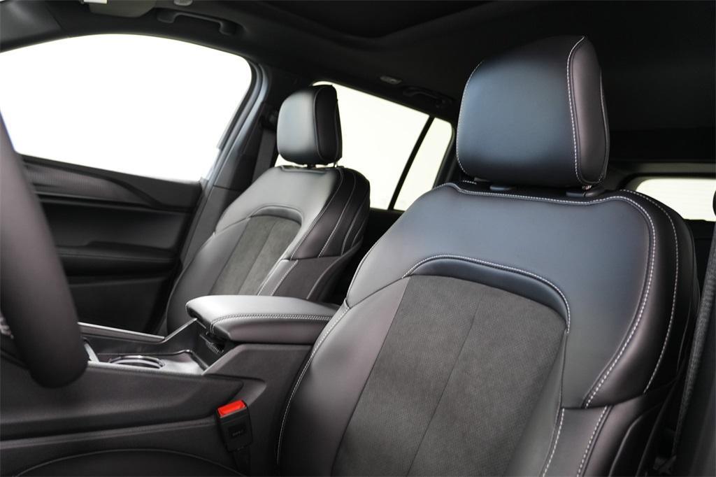 new 2025 Jeep Grand Cherokee car