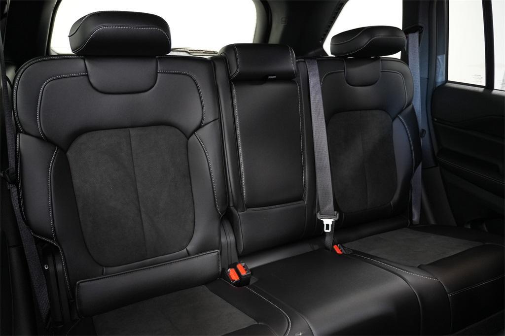 new 2025 Jeep Grand Cherokee car