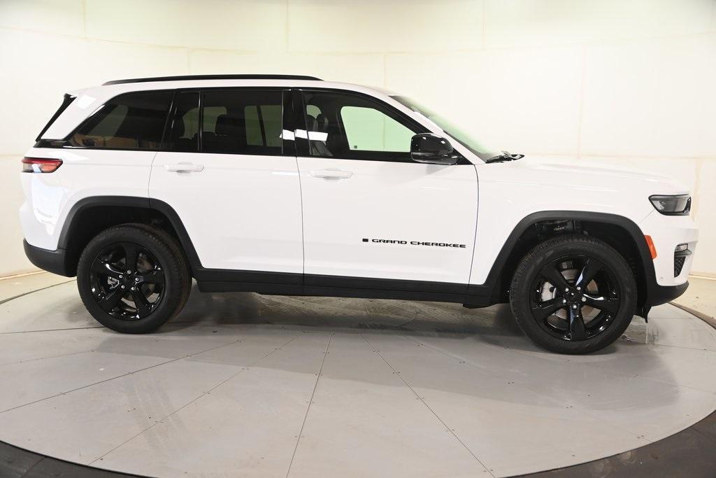 used 2024 Jeep Grand Cherokee car, priced at $40,149