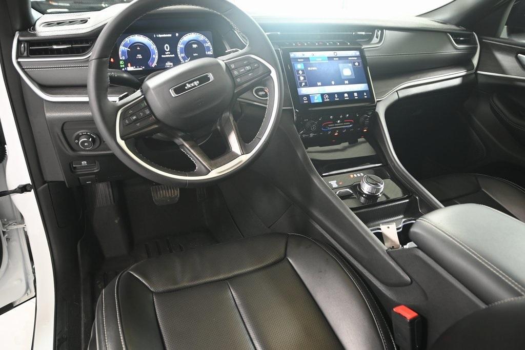 used 2024 Jeep Grand Cherokee car, priced at $40,149
