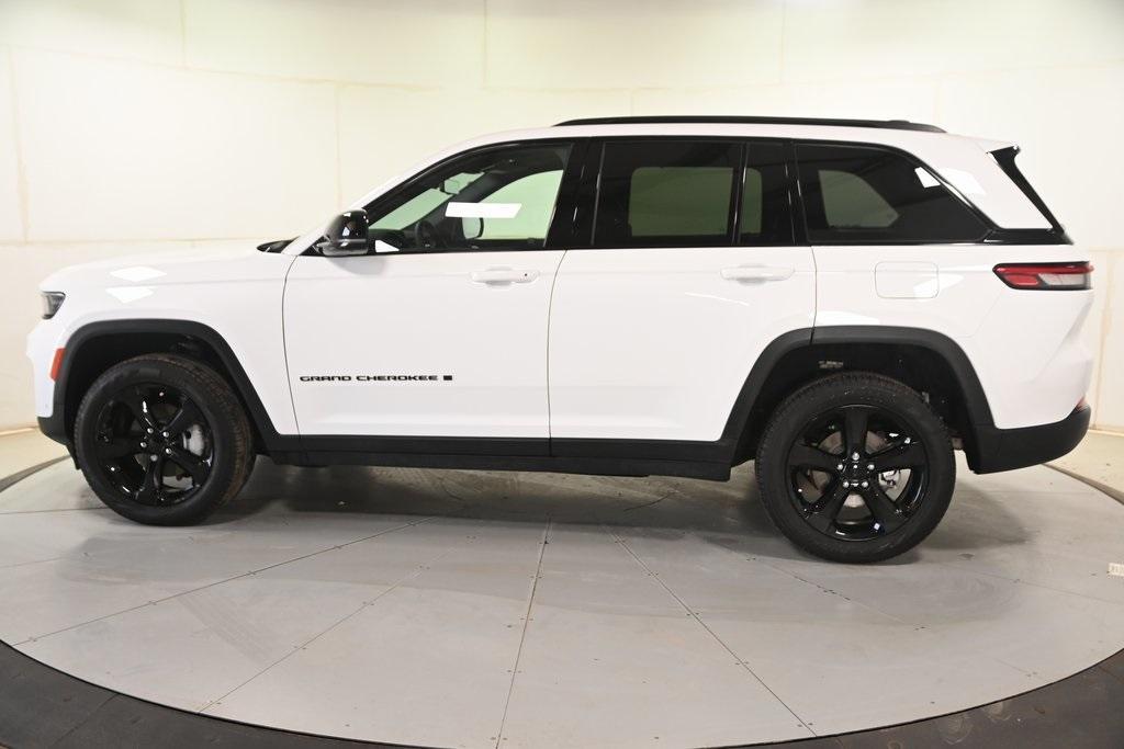 used 2024 Jeep Grand Cherokee car, priced at $40,149