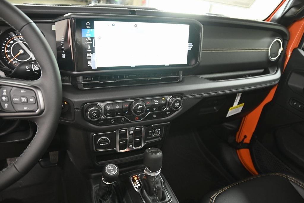 new 2025 Jeep Gladiator car