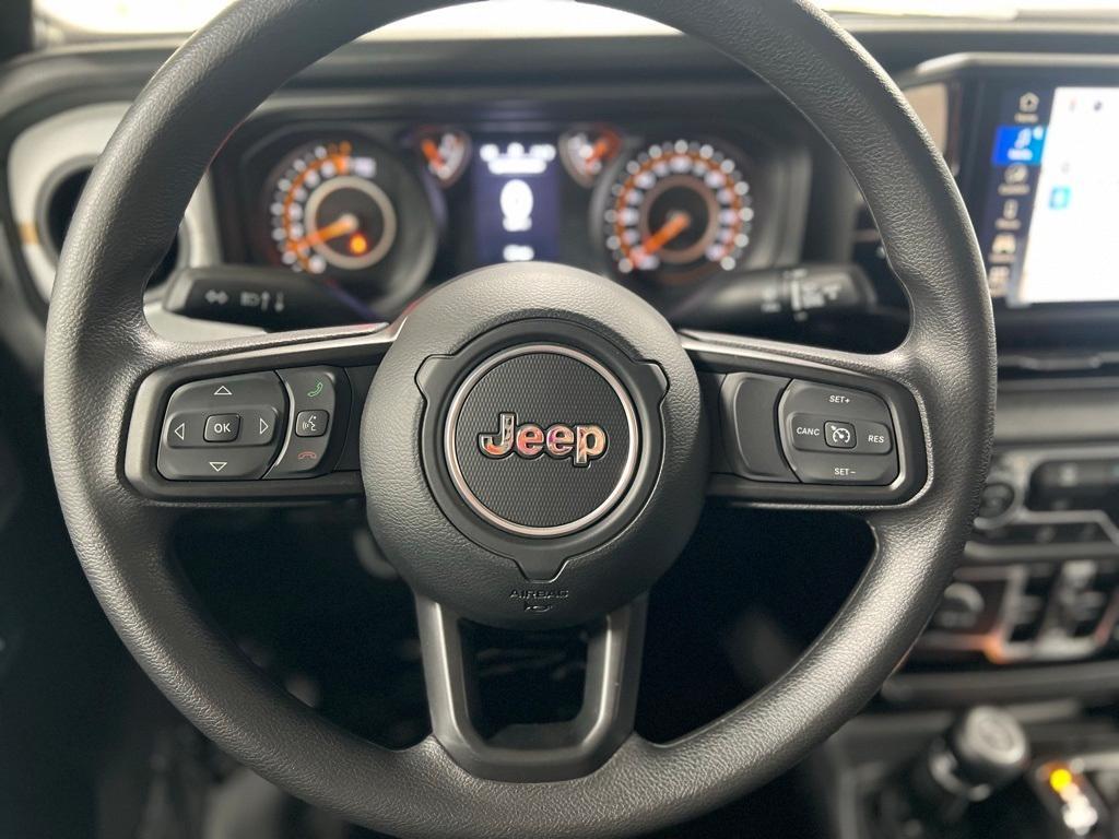 new 2025 Jeep Gladiator car, priced at $41,385