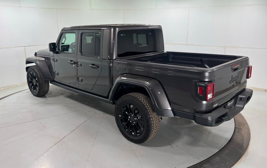 new 2025 Jeep Gladiator car, priced at $41,385