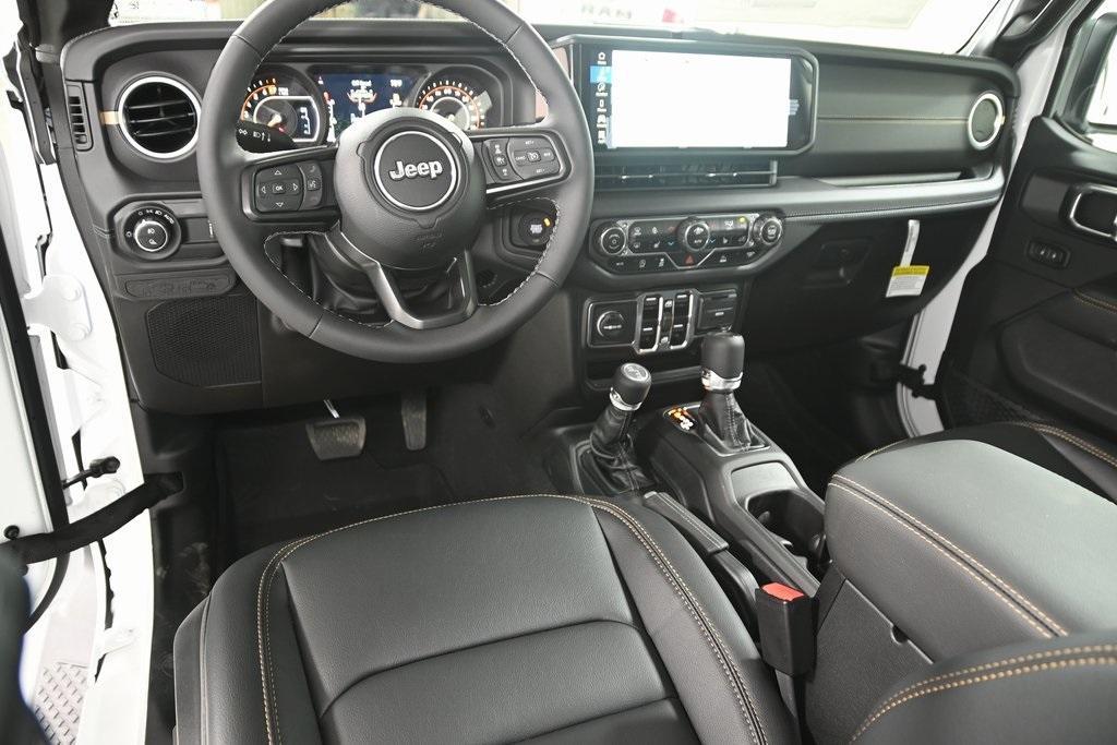 new 2025 Jeep Gladiator car