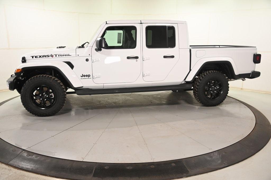 new 2025 Jeep Gladiator car