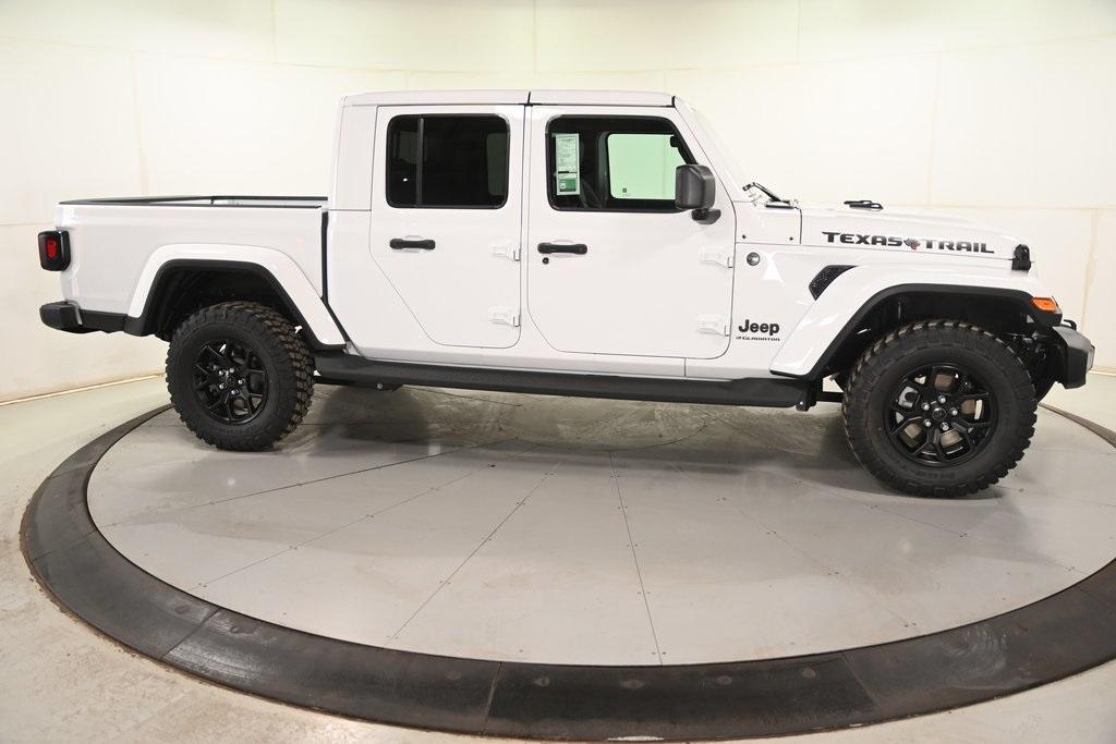 new 2025 Jeep Gladiator car