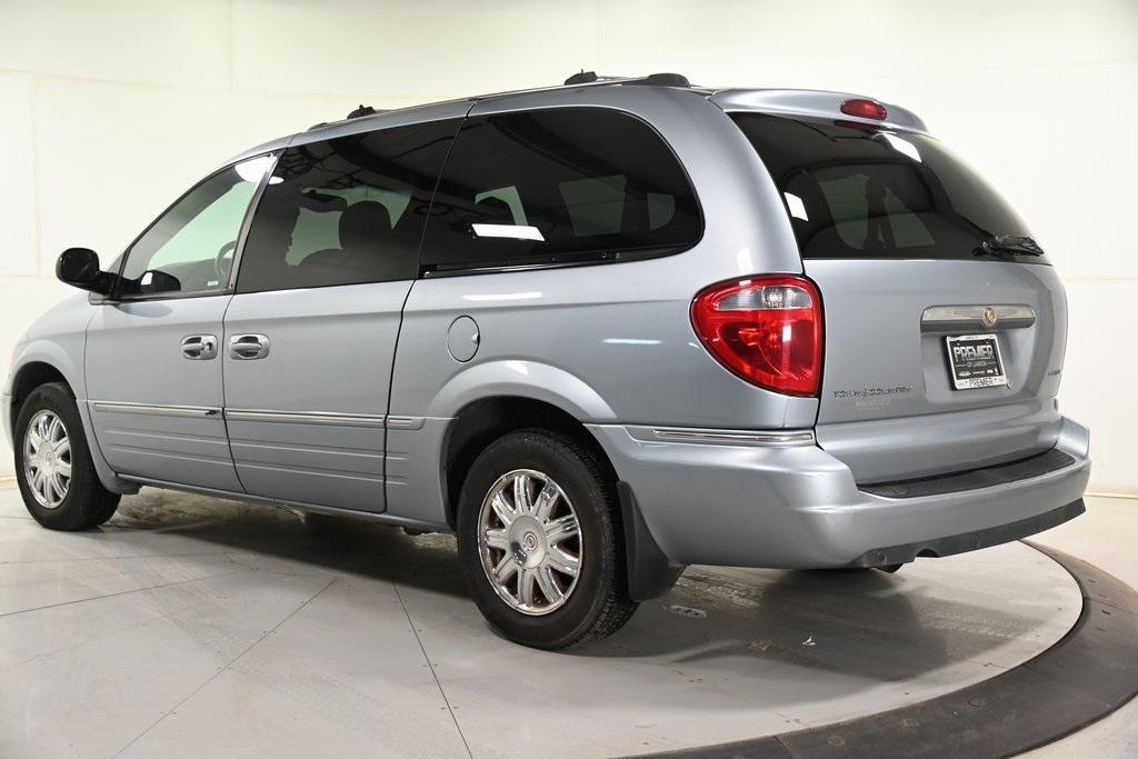 used 2006 Chrysler Town & Country car, priced at $5,598