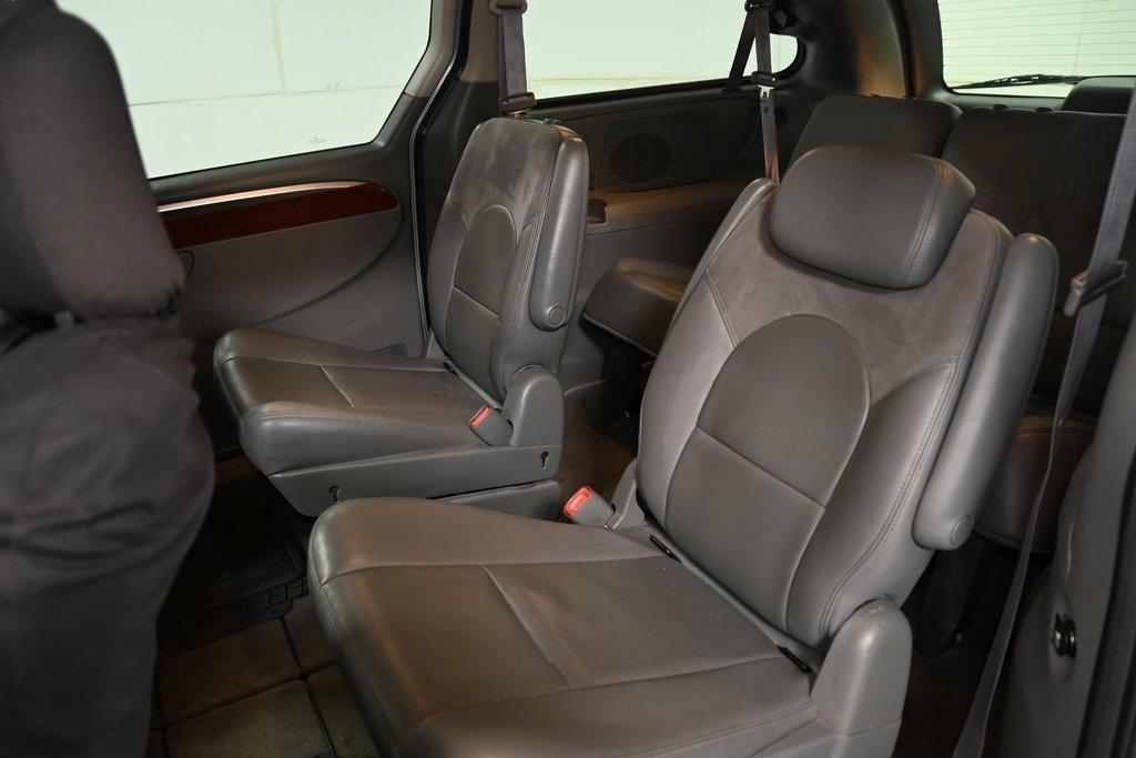 used 2006 Chrysler Town & Country car, priced at $5,598