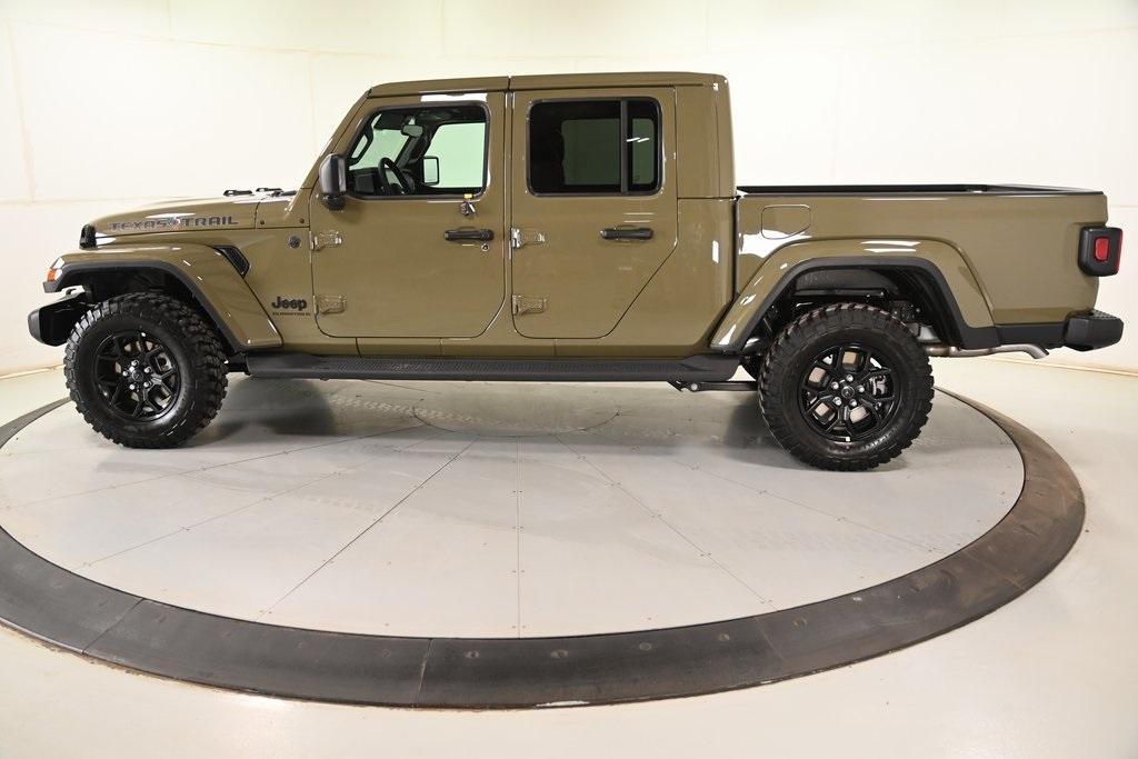 new 2025 Jeep Gladiator car, priced at $44,584