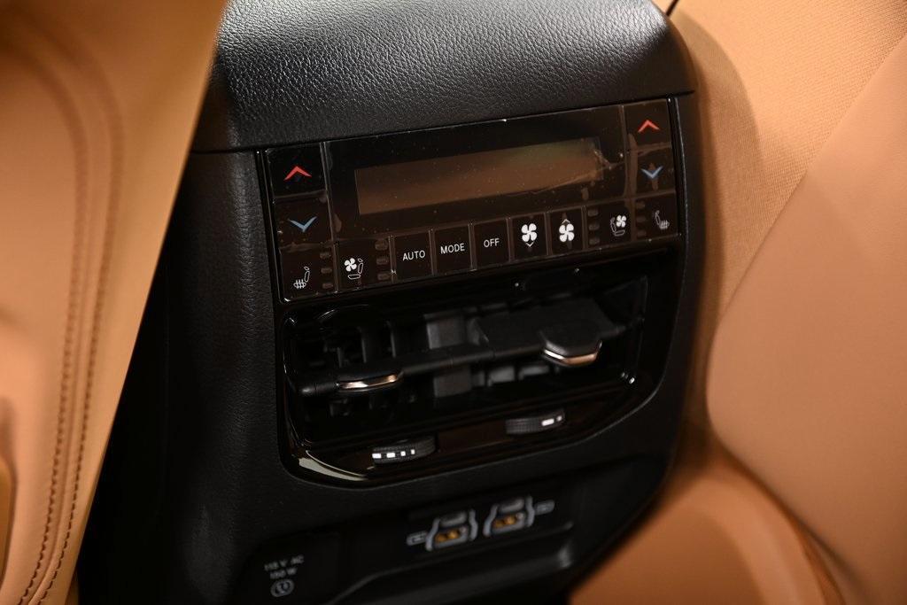 new 2025 Jeep Grand Cherokee car