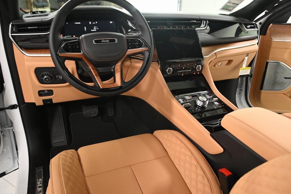 new 2025 Jeep Grand Cherokee car