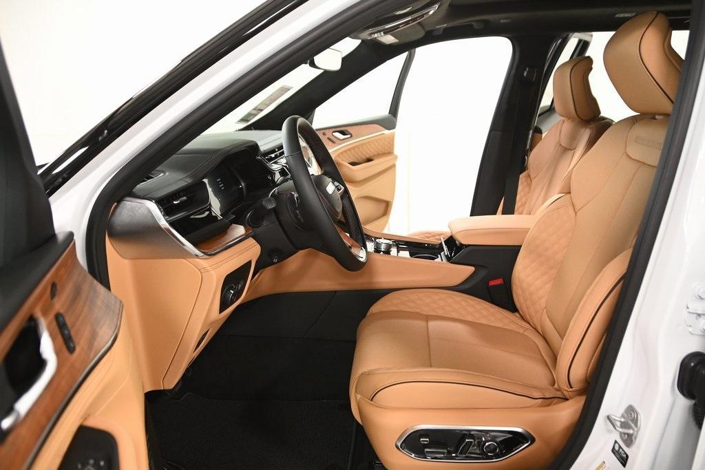 new 2025 Jeep Grand Cherokee car