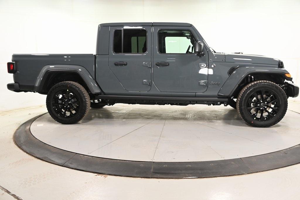 new 2025 Jeep Gladiator car, priced at $42,385