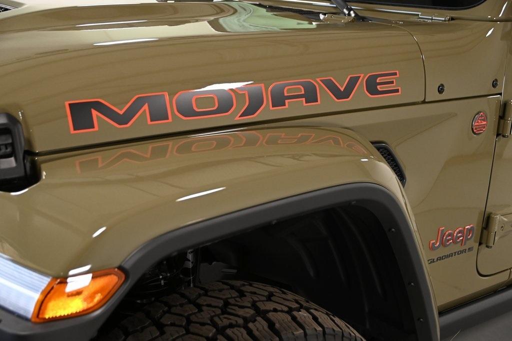 new 2025 Jeep Gladiator car