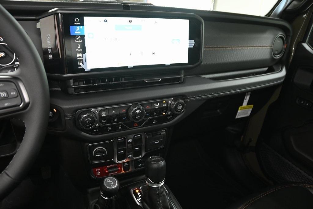 new 2025 Jeep Gladiator car