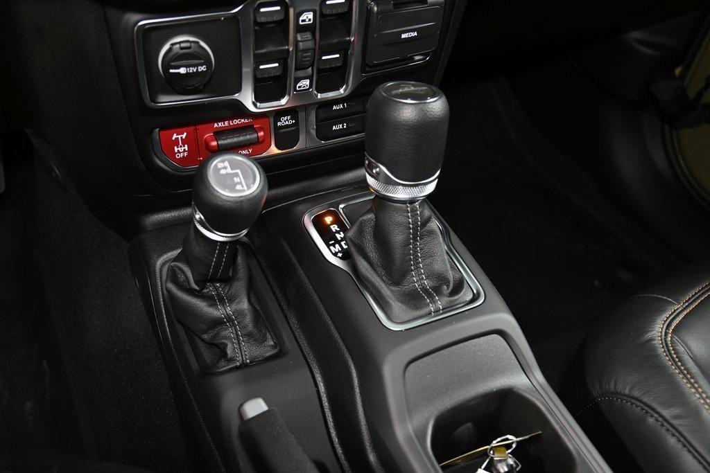 new 2025 Jeep Gladiator car