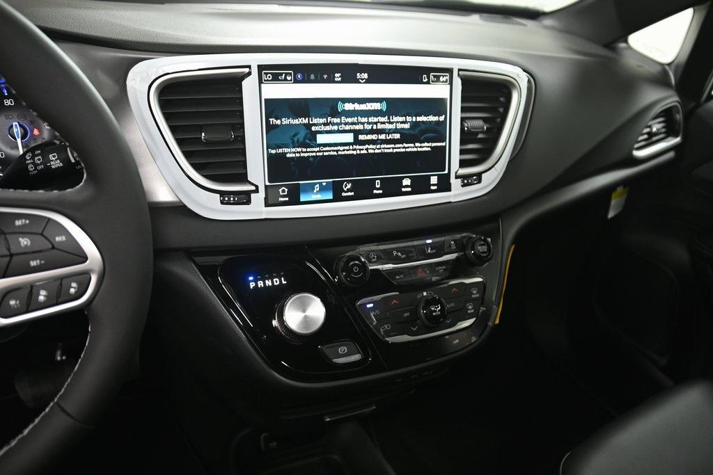 new 2025 Chrysler Voyager car