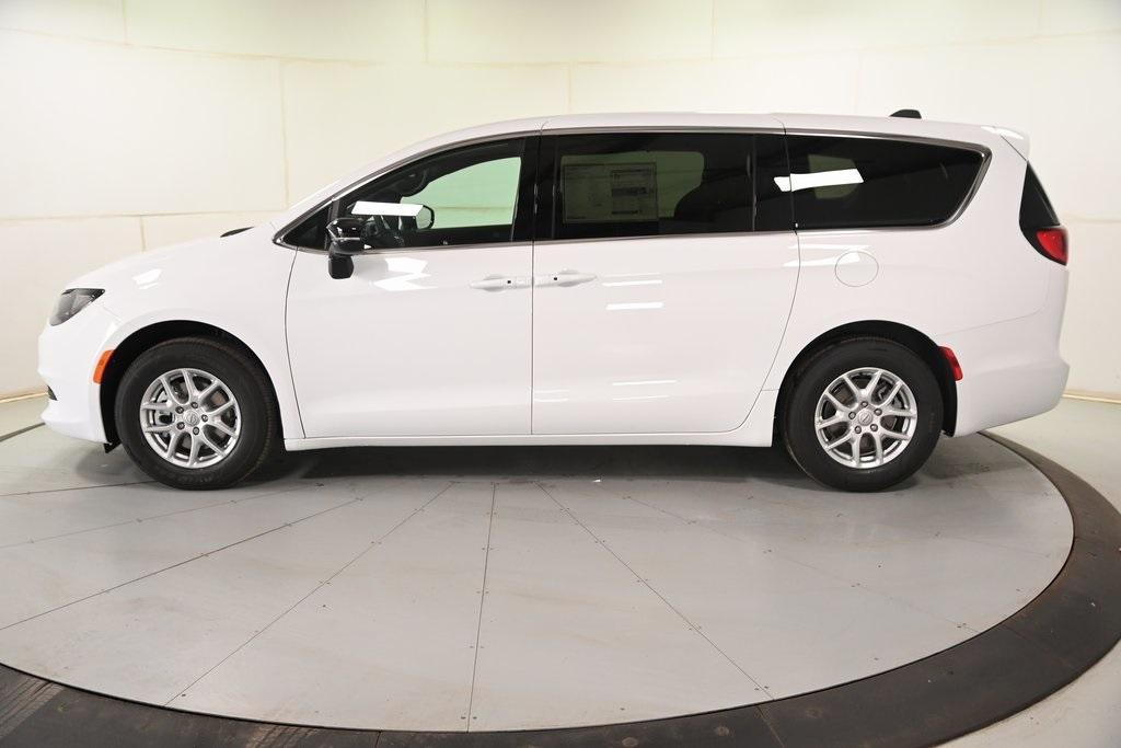new 2025 Chrysler Voyager car