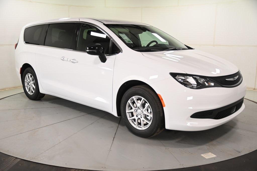 new 2025 Chrysler Voyager car