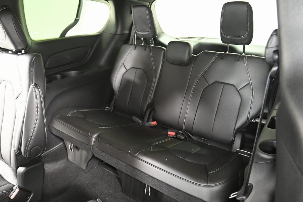 new 2025 Chrysler Voyager car